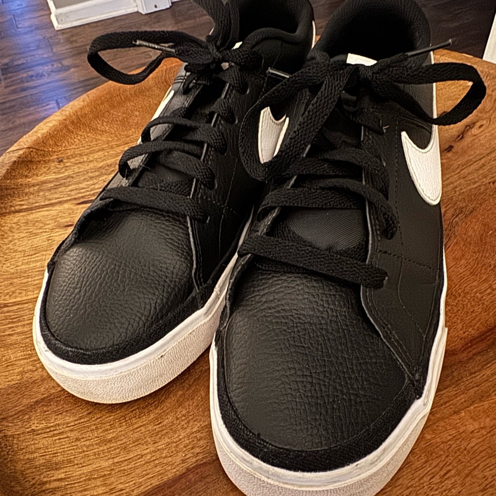 Mens Nike Court Legacy Sneakers in Black and White